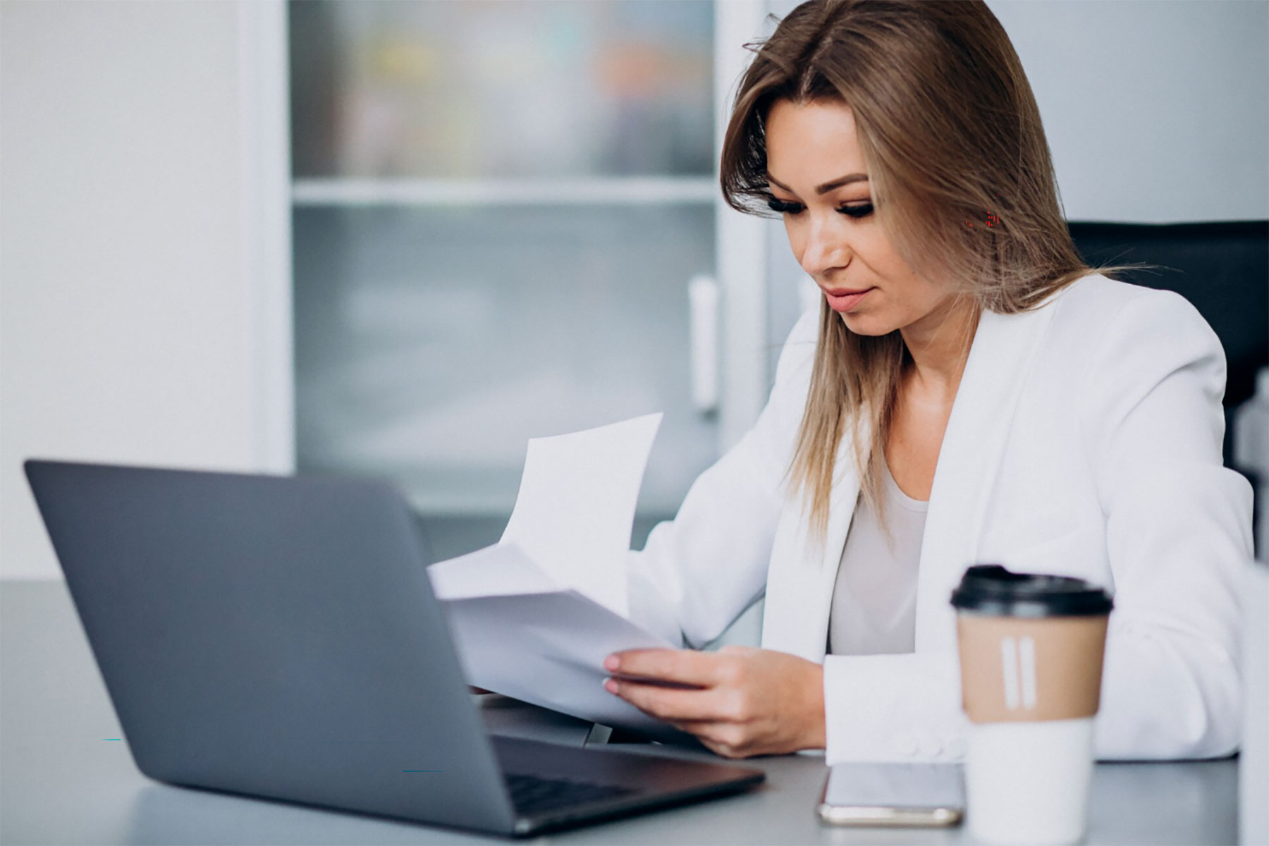 Le syndic est-il habilité à procéder à une régularisation de ses honoraires ?